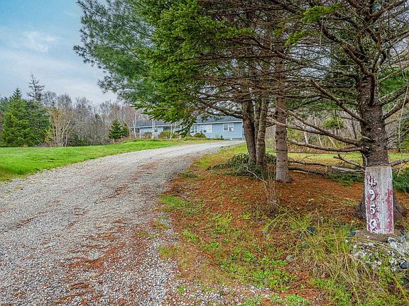 2nd image of 4953 Sandy Point Rd