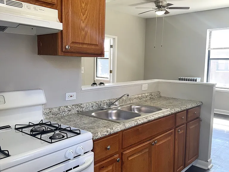 7015 N Paulina St #3W — Photo 11