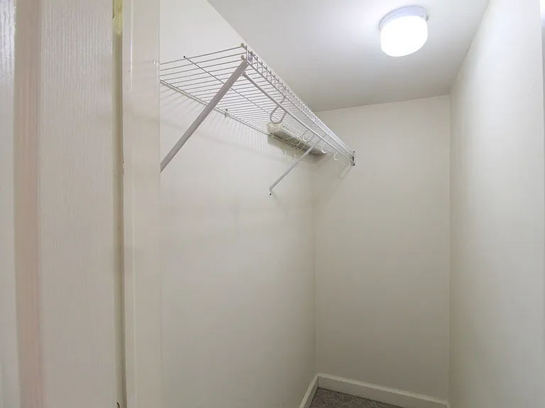272 W Bruce St — Photo 19