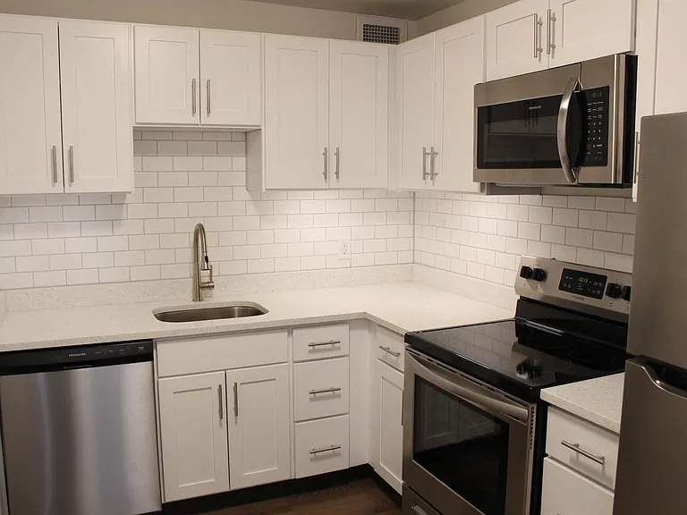 City View Apartments — Photo 24
