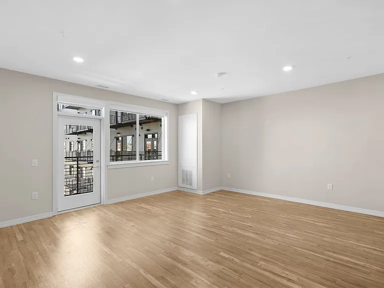 The Keystone Apartments — Photo 80