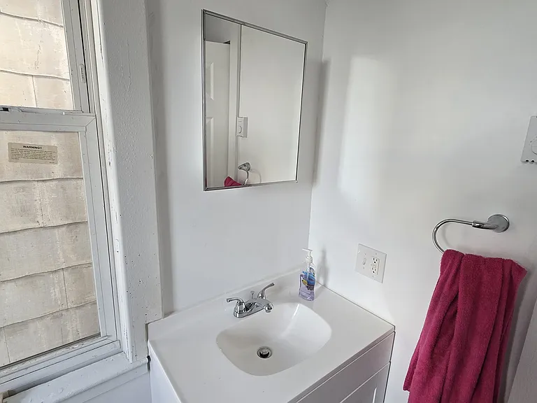 123 Lafayette St — Photo 12