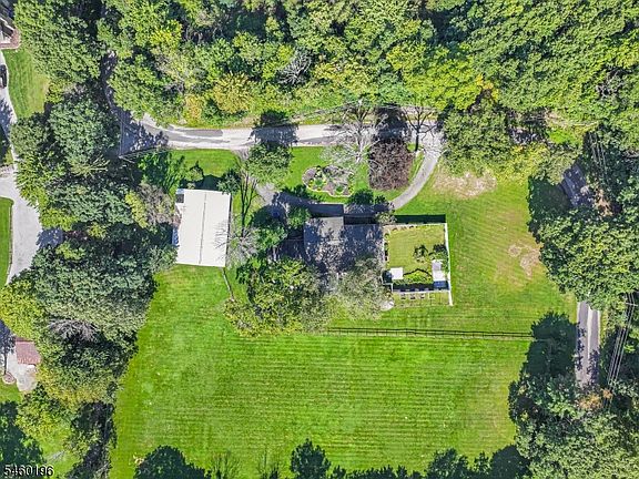 2nd image of 76 Glen Rd