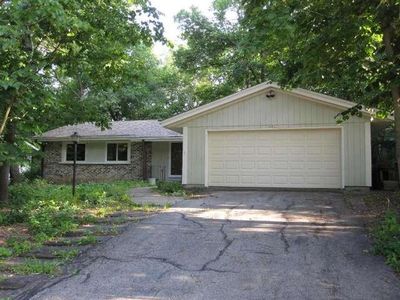 5001 Deerwood Dr, Racine, WI, 53406