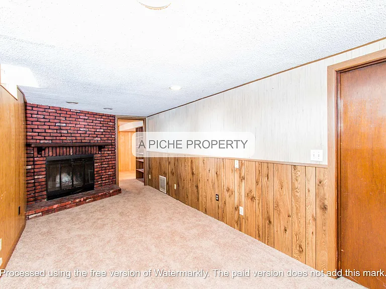 1343 N Woodlawn Blvd — Photo 16
