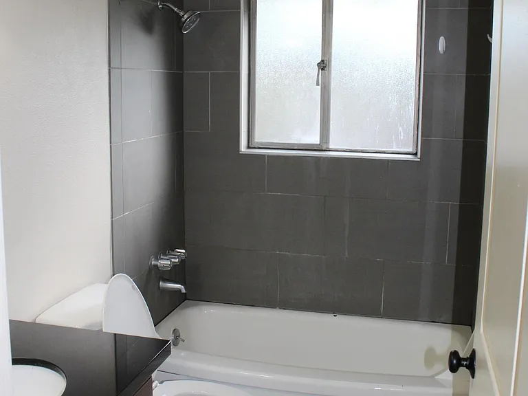 5013 Sand Point Pl NE #A — Photo 13