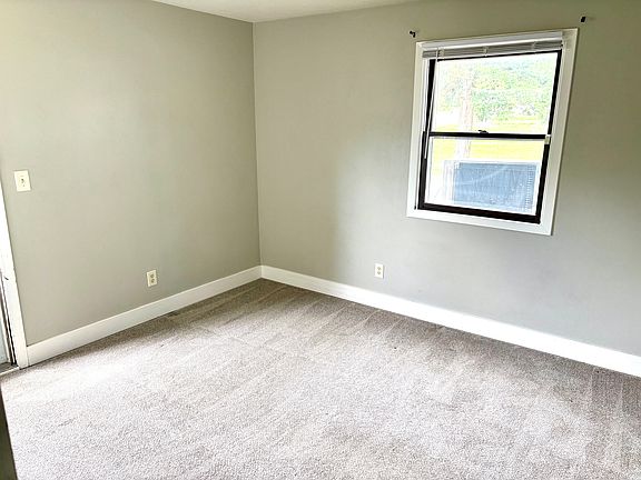 5th image of 4028 N Illinois Ave APT 4