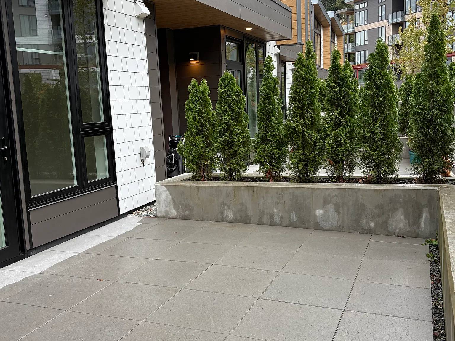 3 bed, $4,550 — Photo 3
