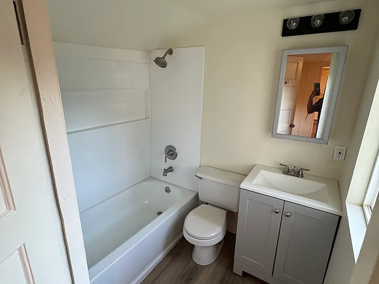 14615 River Rd #D — Photo 8