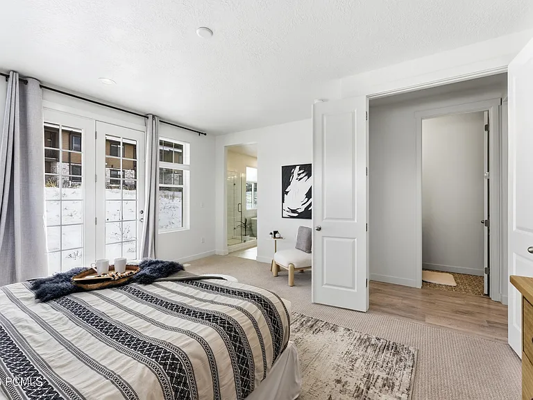 6097 N Brookline Rd — Photo 16