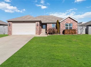 1251 Persimmon St, Centerton, AR 72719