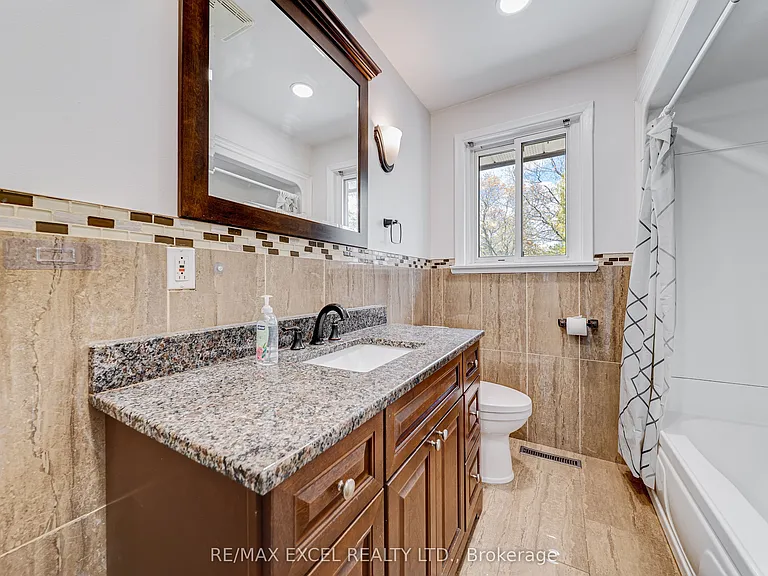 51 Tordale Cres — Photo 24