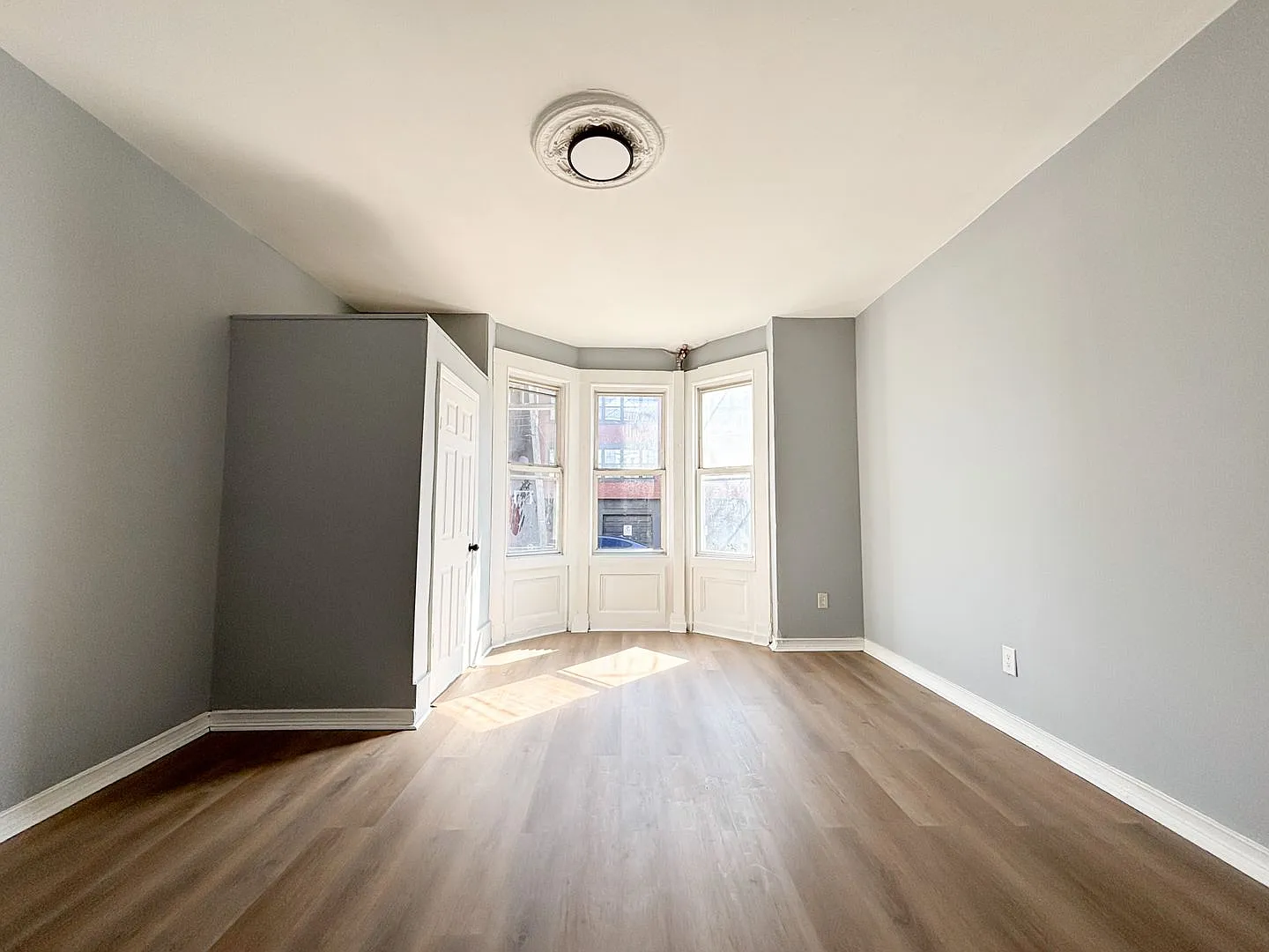 478 15th Ave — Photo 3