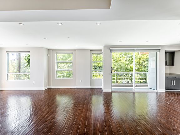 4th image of 1666 Greenfield Ave #201