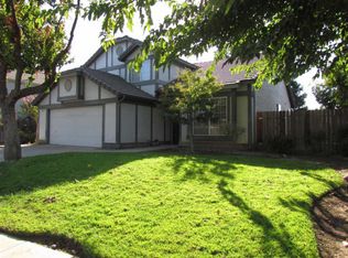 992 N Filbert Ave, Clovis, CA 93611