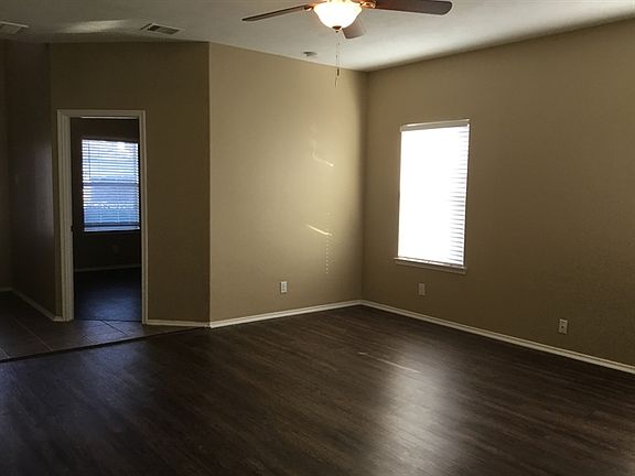 3rd image of 119 Paleos Flint Dr