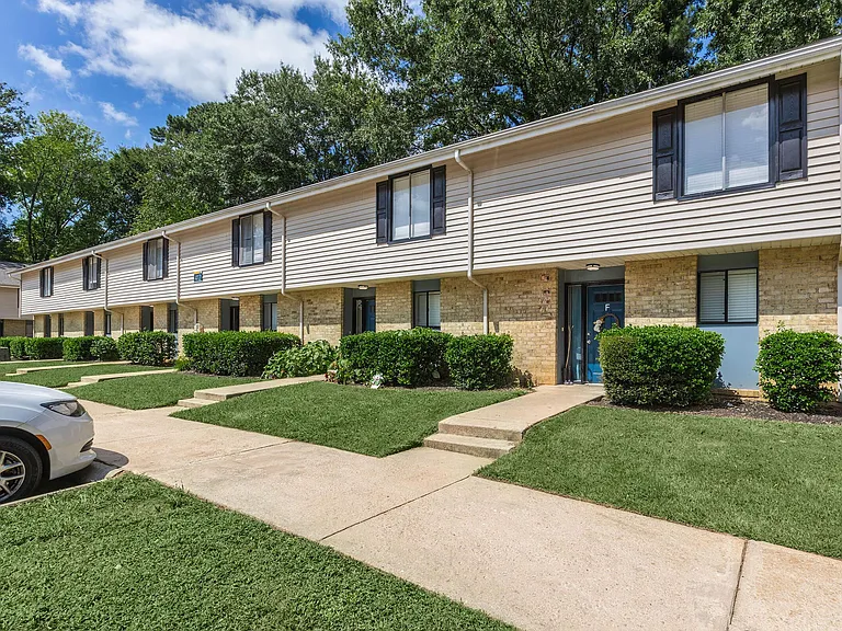 Pine Ridge Apartments — Photo 29