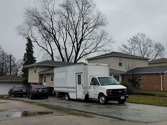 3rd image of 15925 Lockwood Ave
