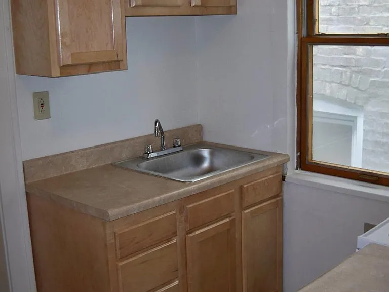 2147 Ardmore Blvd #2L — Photo 3