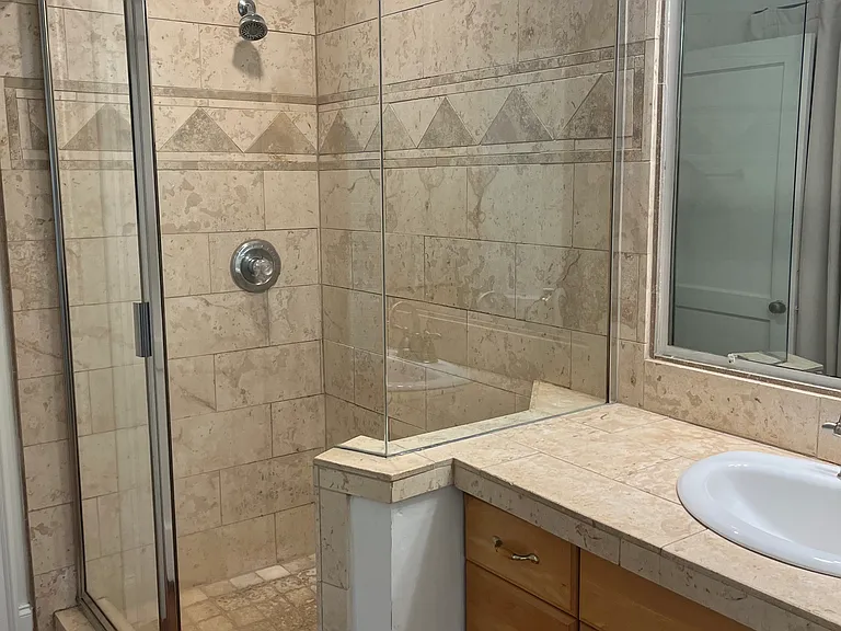 245 S Laurel Ave #A — Photo 16
