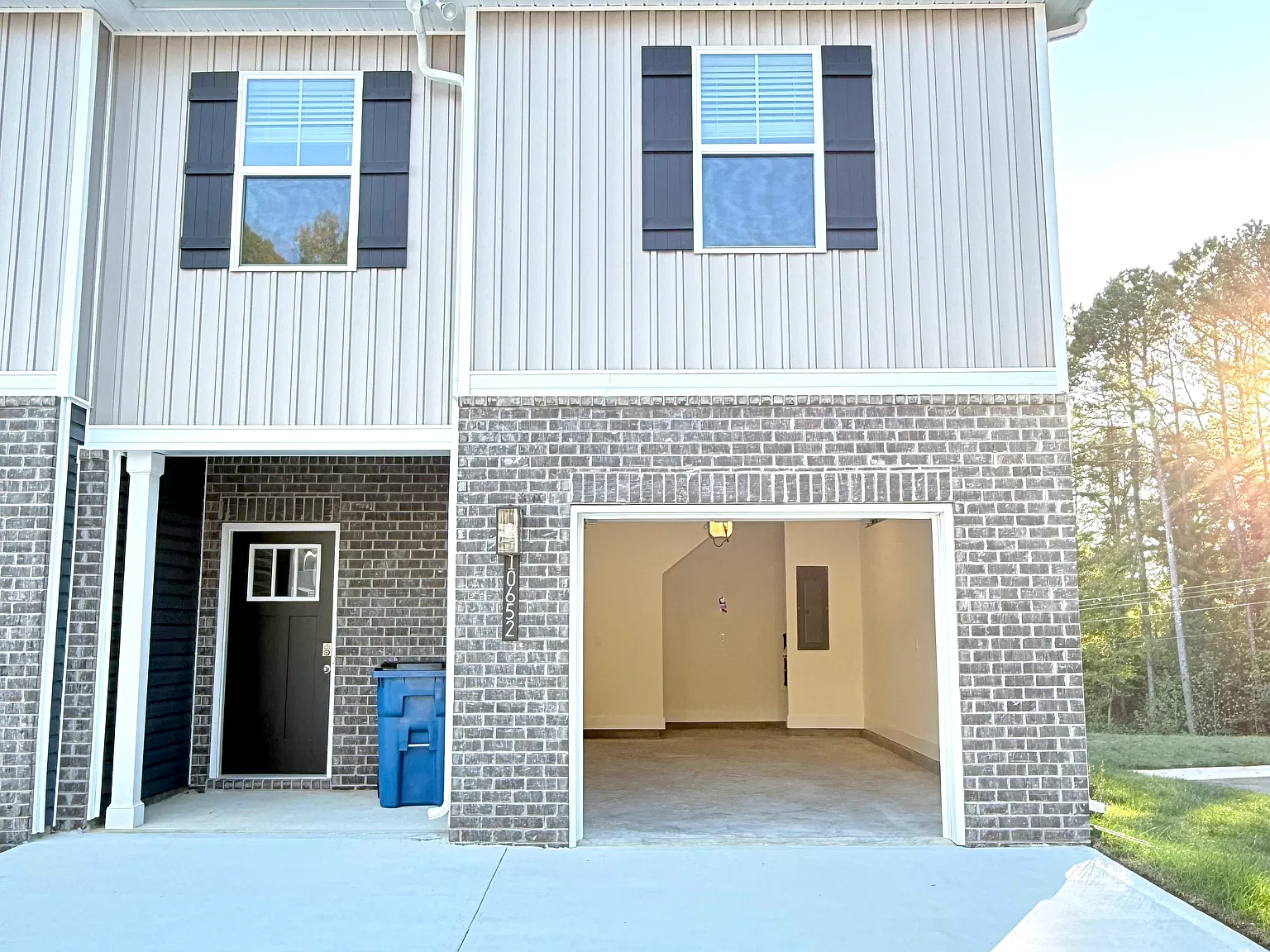 4 bed, 2.5 bath, 1554 sqft, $2,450 — Photo 2