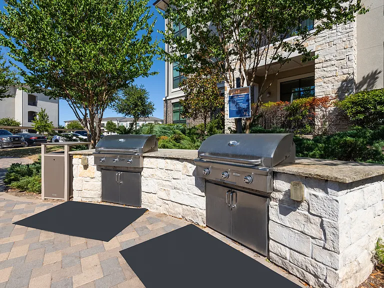 Outdoor Grilling Station at The Hendry Apartments