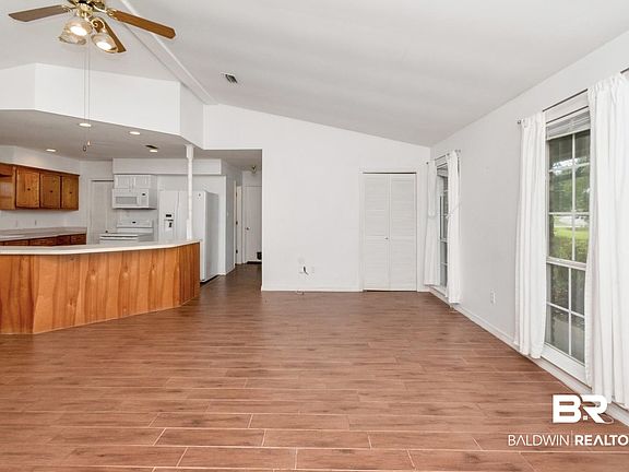 5th image of 3923 Cypress Shores Dr N