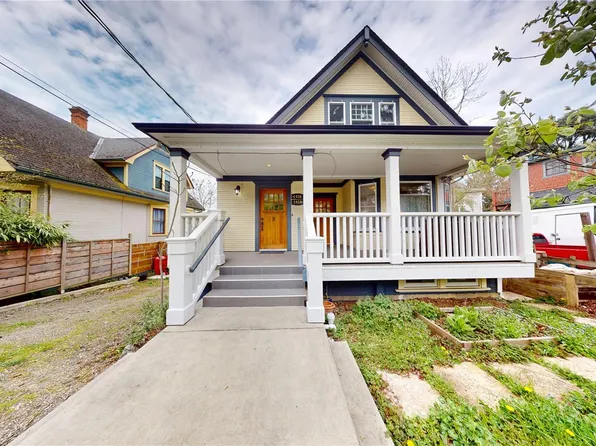 1454/1456 Begbie St, Victoria, BC V8R 1K8