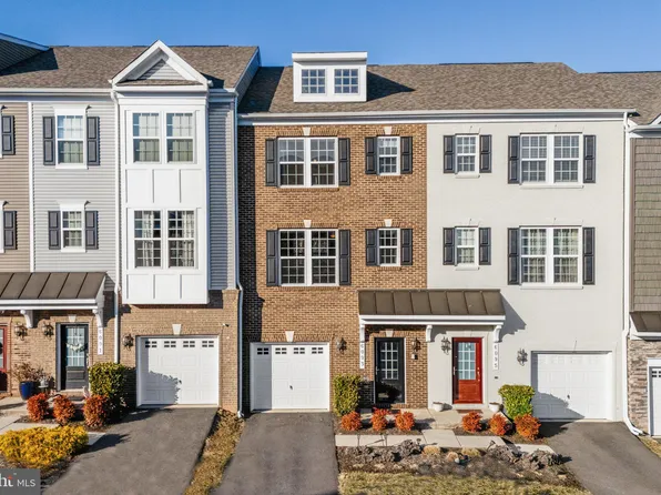 6093 Camerons Ferry Dr, Haymarket, VA 20169