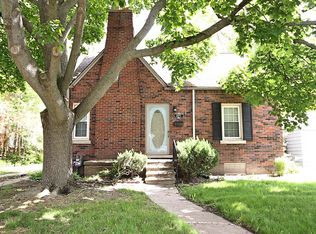 20277 Kenosha St, Harper Woods, MI 48225