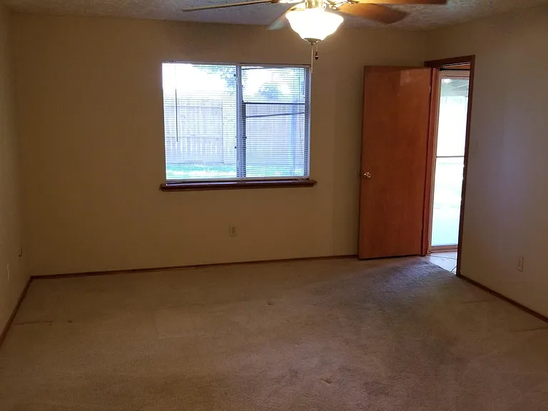 3543 Nutwood Ln — Photo 8
