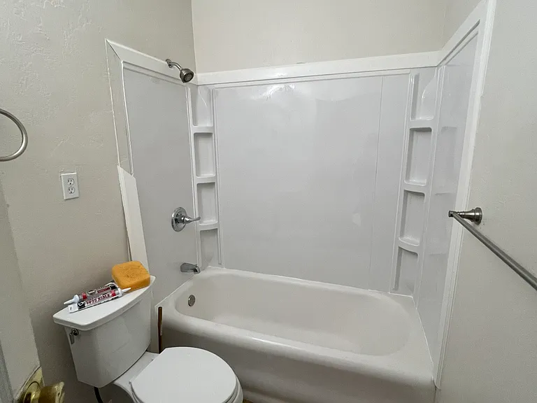 300 E Franklin St #B — Photo 7