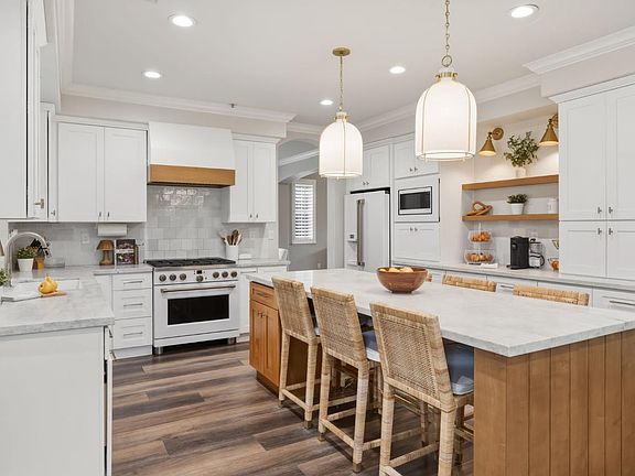 3rd image of 4804 Tenbury Ct