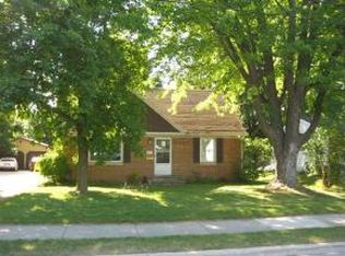 905 Ridge Rd, Green Bay, WI 54304