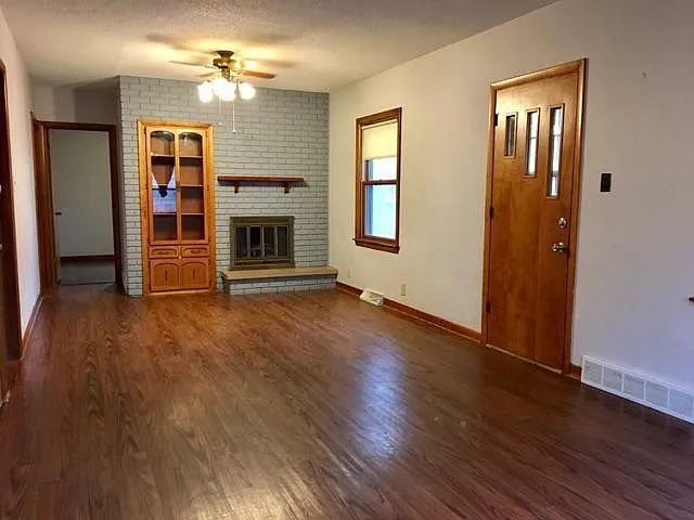 2 bed, 932 sqft, $1,200 — Photo 4