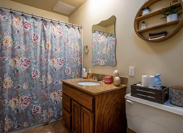 949 E Joliet St #7 — Photo 5