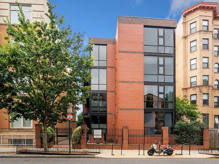 1354 Euclid St NW #402A — Photo 2