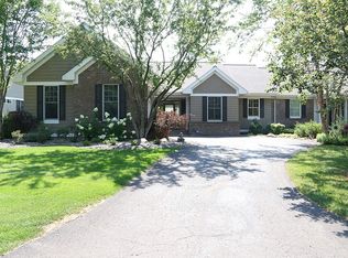 10051 Waterfront Dr, Woodbury, MN 55129