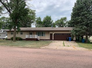 205 N Peck St, Salem, SD 57058