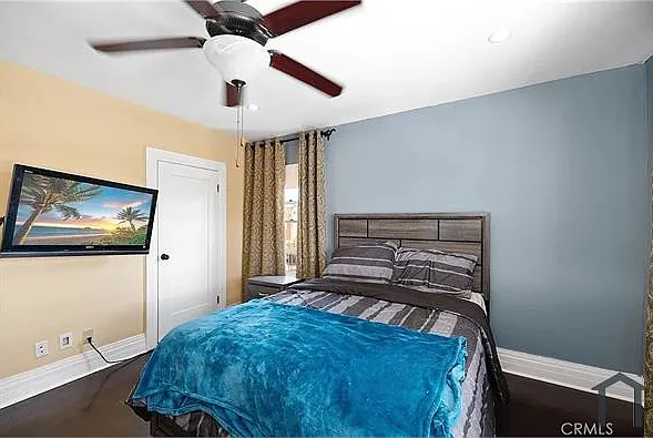 2754 Kenwood Ave — Photo 15