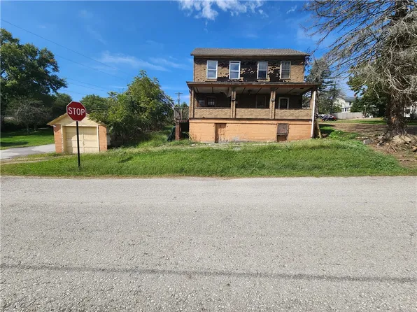 251/253 Maple St, Rillton, PA 15678