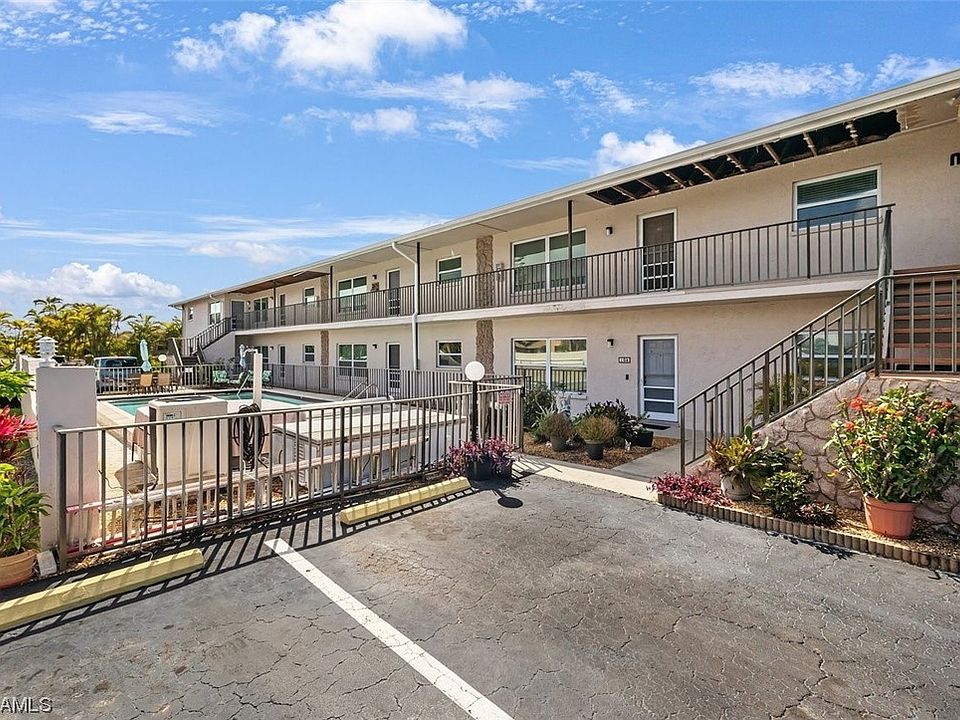 1st image of 3818 SE 11th Pl APT 203