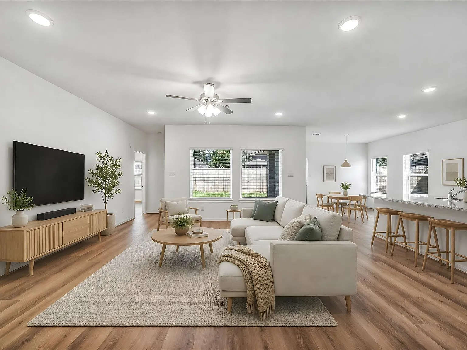 3 bed, 2.0 bath, 1800 sqft, $2,250 — Photo 3