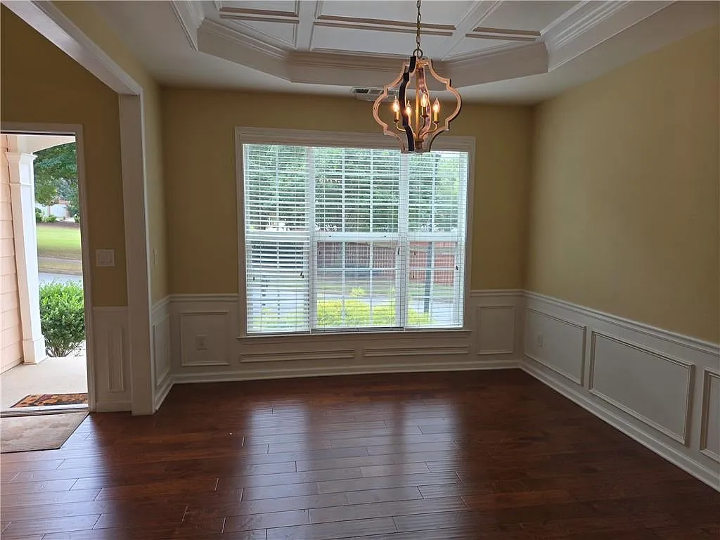 4 bed, 2.5 bath, 2154 sqft, $2,590 — Photo 4
