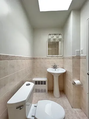 Sold by Remax City Square | media 23
