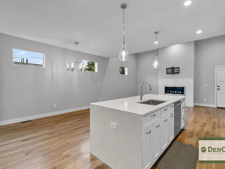 1317 Wolff St — Photo 7