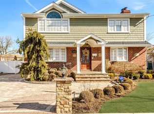 2141 4th St, East Meadow, NY 11554