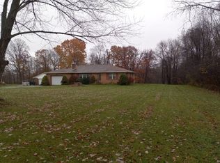 1669 Hubbard Thomas Rd, Hubbard, OH 44425