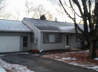 696 Pine Hill Rd, Hummelstown, PA 17036