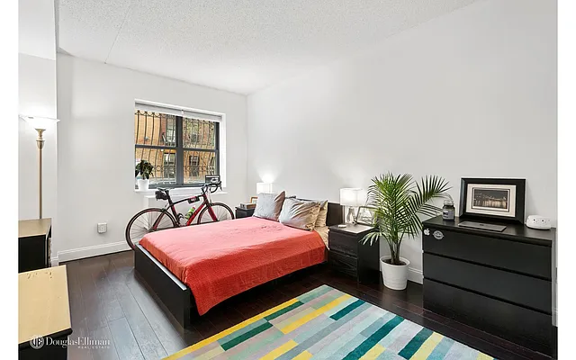 Sold by Douglas Elliman | media 14